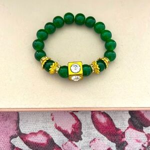 Elegant green and gold bracelet!